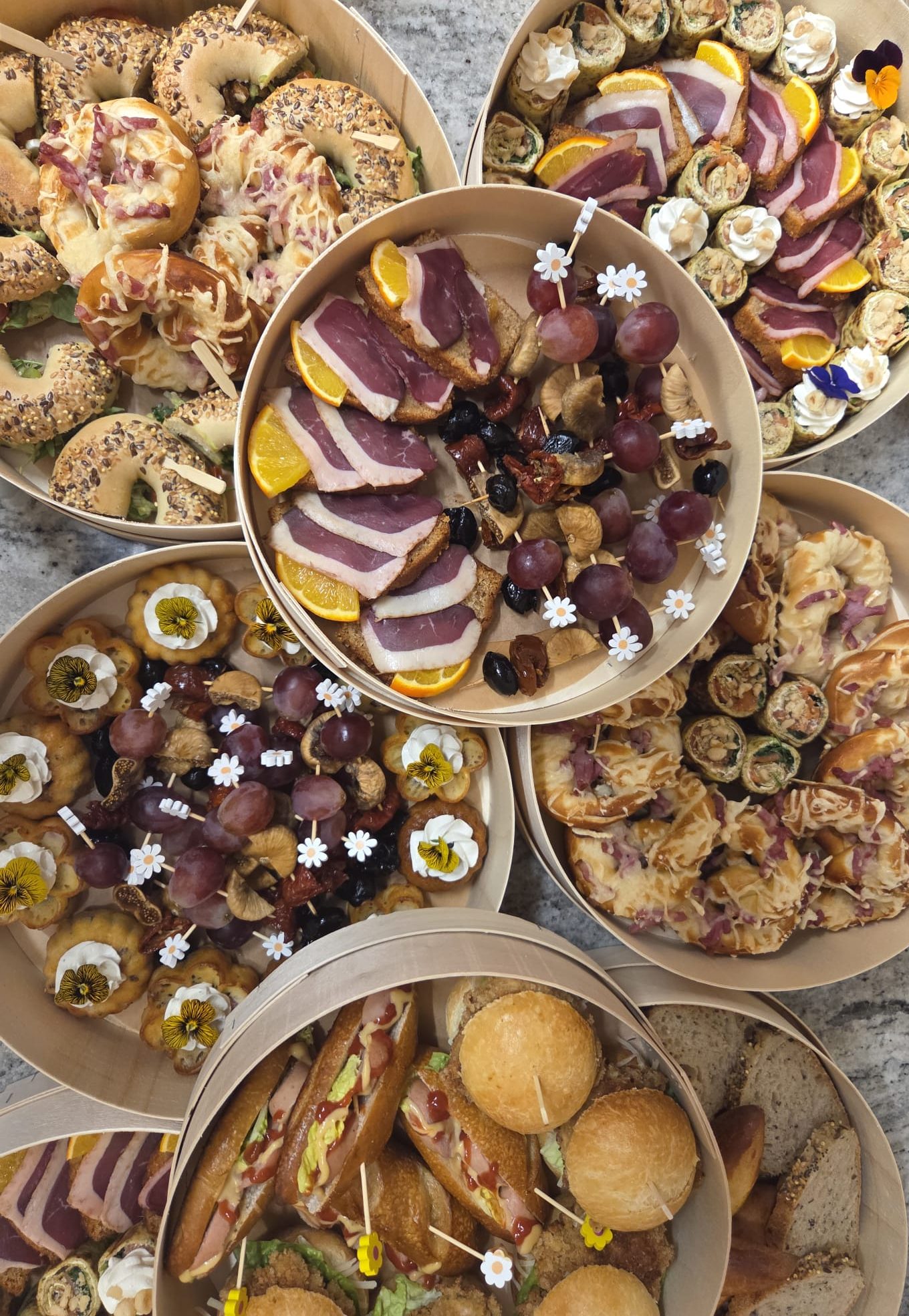 Plateau platter